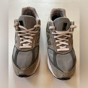 New Balance 990v5 Sneakers Women’s Sz 9.5 Core Grey with Castlerock Made in USA